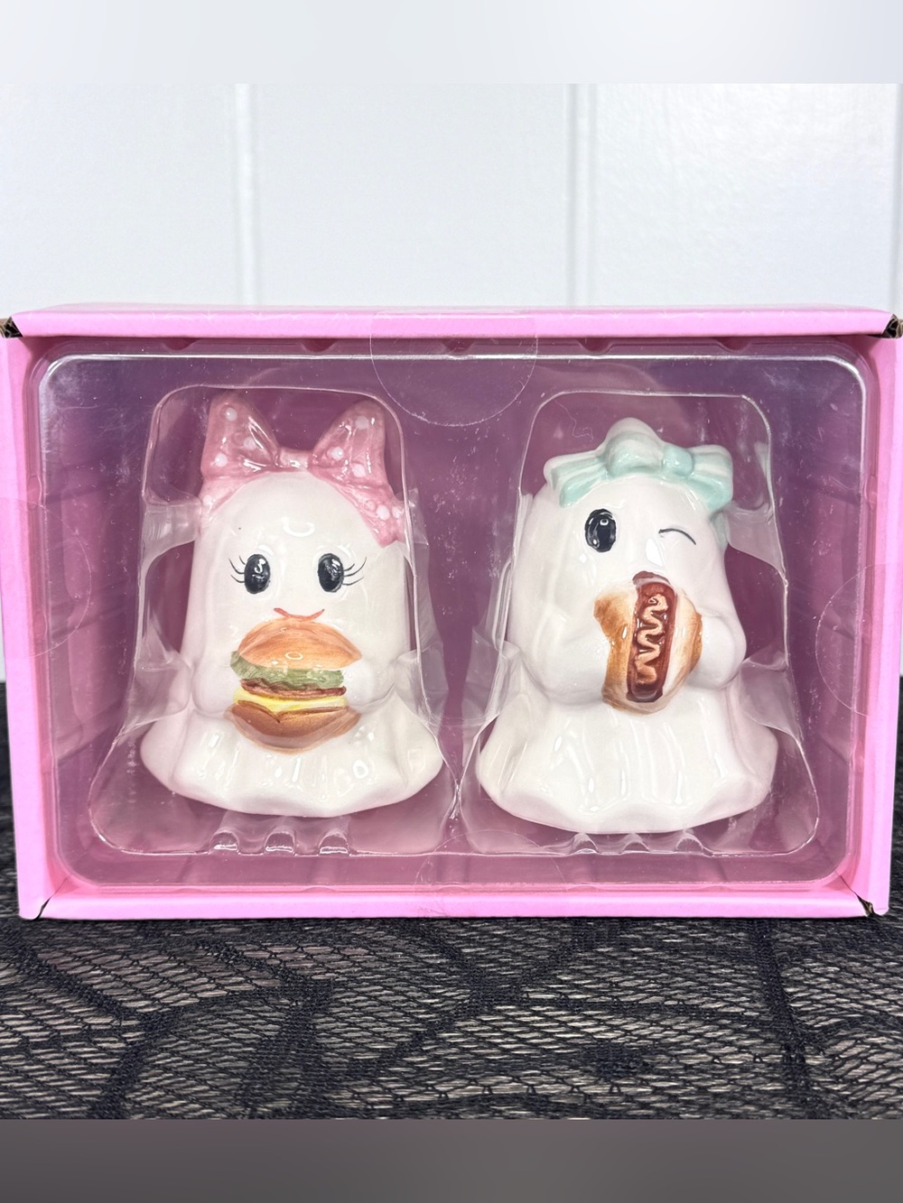 NEW Spooky Hollow Ghost Burger and Hot Dog Salt and Pepper Shakers
